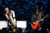 Slash solo 2014 0131_stern_bday_bash slash (22)